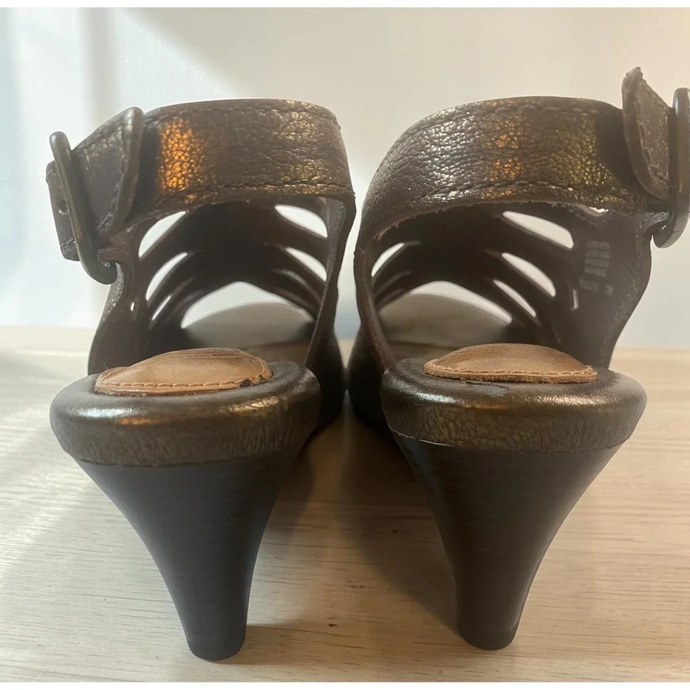 Nurture‎ Penelope Metallic Bronze Cutout Slingback Heel Sandals Women's 7 *NWOT